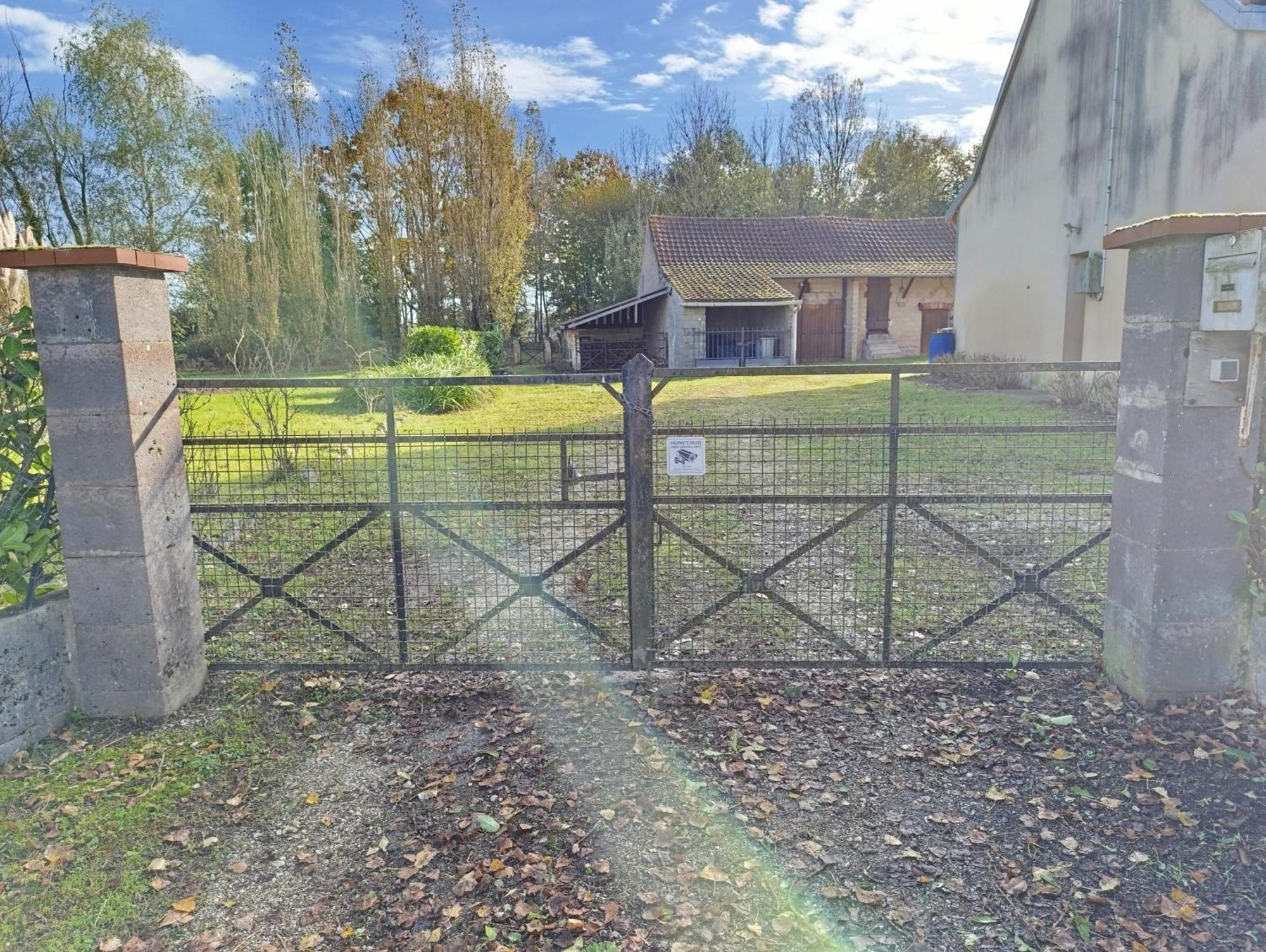 Maison au coeur de la campagne jurassienne Beauvoisin  Extérieur photo